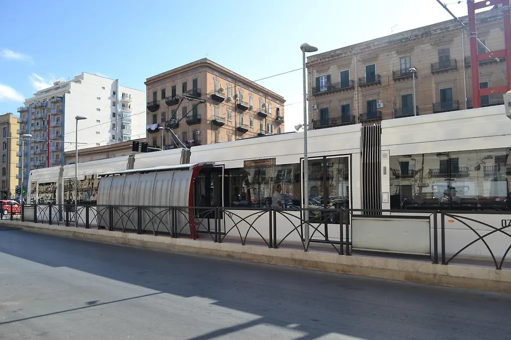 A Tre Passi Dal Centro Hotel Palermo